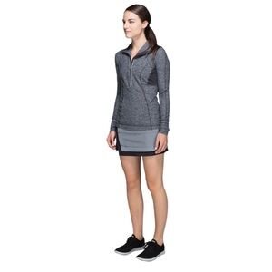 RARE!!! LULULEMON Light It Up Silver/Black Reflective Skirt Size 6